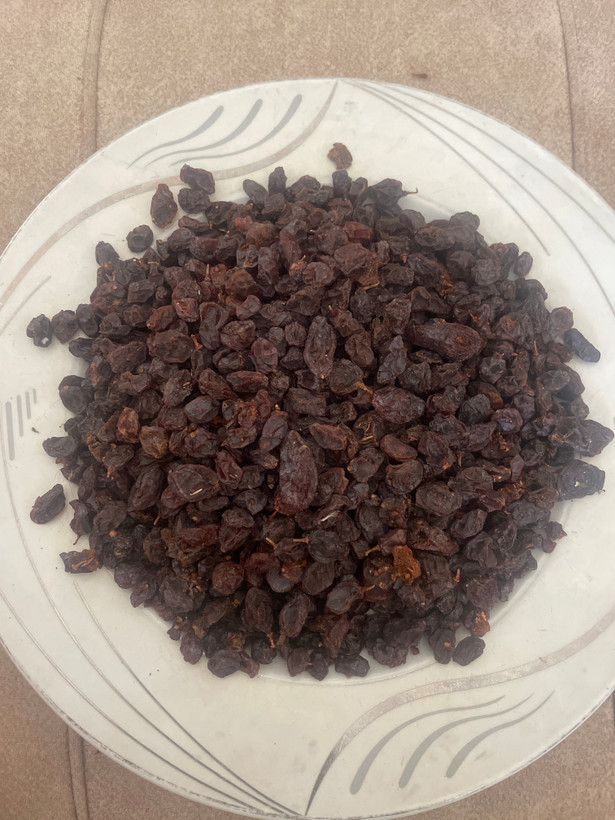 مویز و کشمش بی دانه درجه یک گوشتی بش و آفتابی استانفارس بوانات و دشمن زیاری و کاشمر